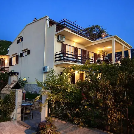 And With Parking Space Komiza, Vis - 8844 Guest house 3*