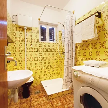 And With Parking Space Komiza, Vis - 8844 Guest house